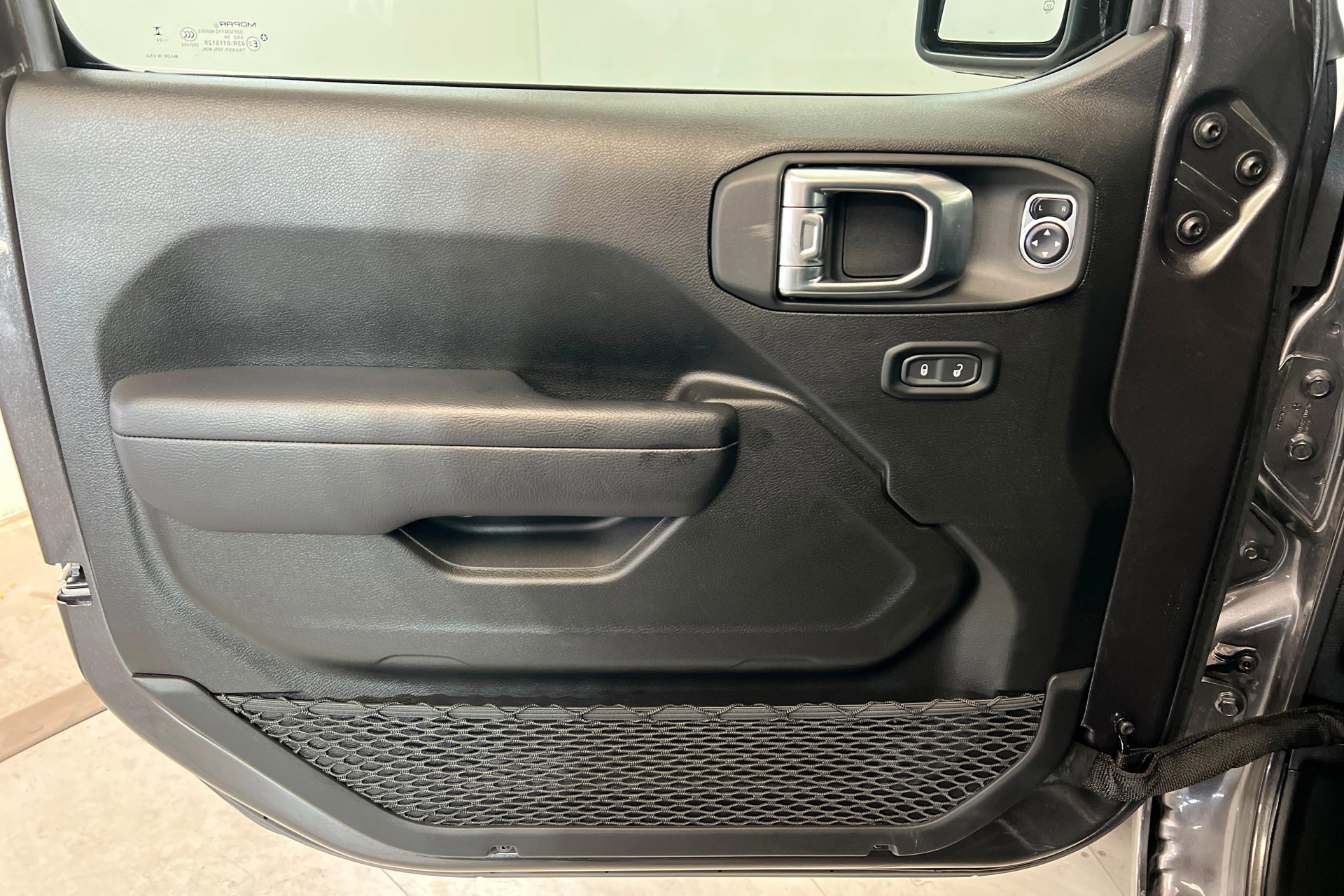 Used 2024 Granite Crystal Metallic Clearcoat Jeep Sport S image 15