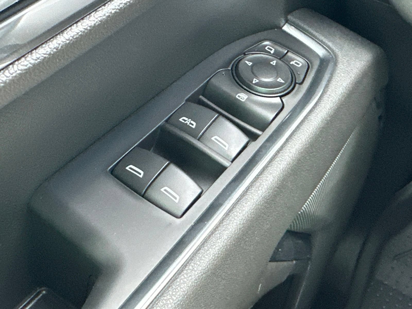 New 2026 Sterling Gray Metallic Chevrolet LT with 20in Grazen Wheels - Convenience Package - Trailering Package image 33