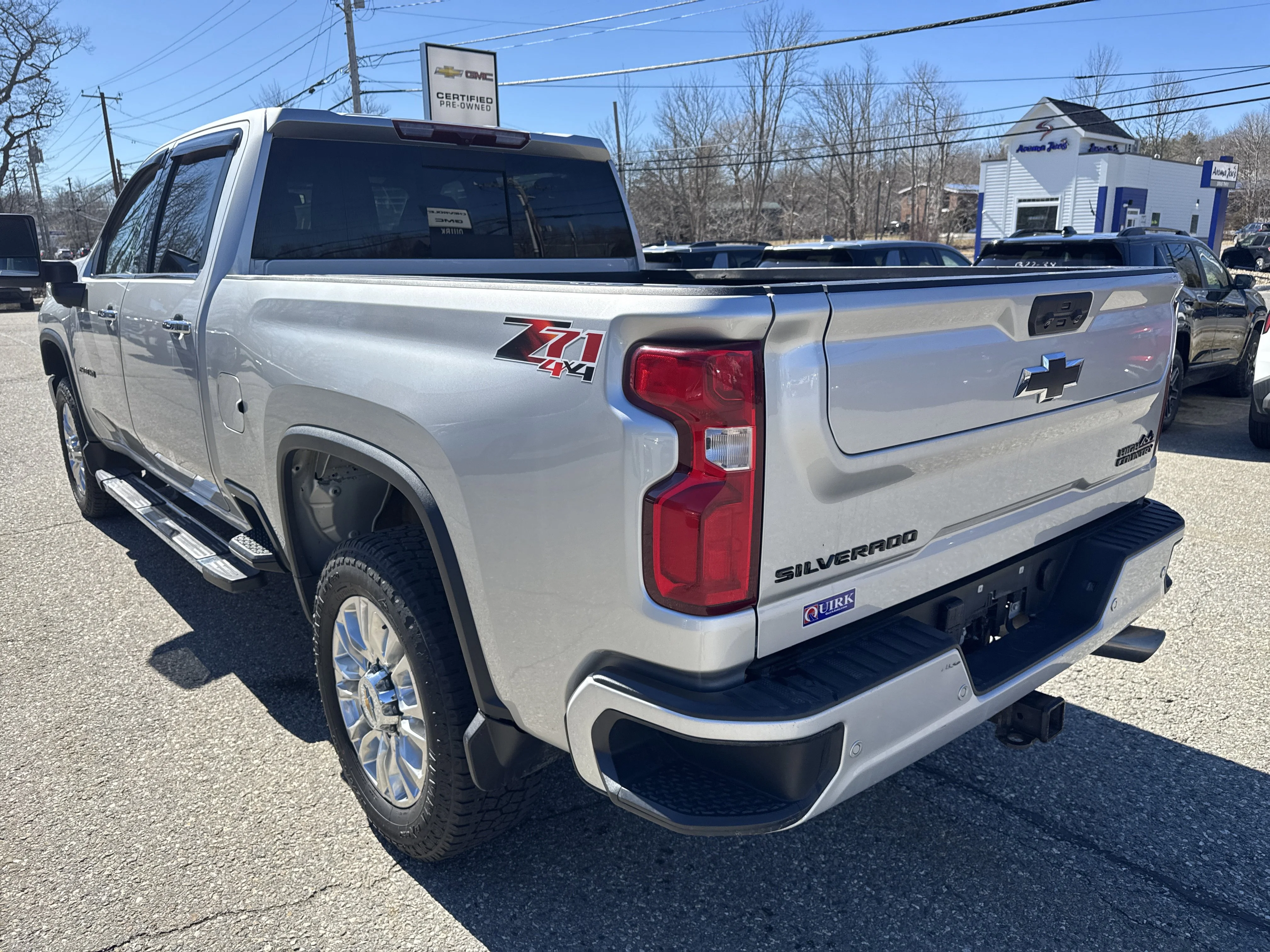 Used 2022 Silver Ice Metallic Chevrolet High Country image 7