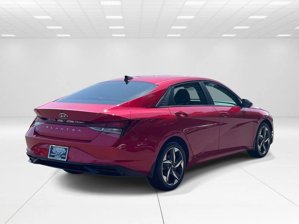 Used 2023 Red Hyundai SEL image 6