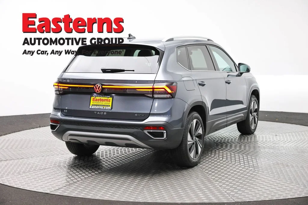 Used 2025 Gray Volkswagen 1.5T SE image 5