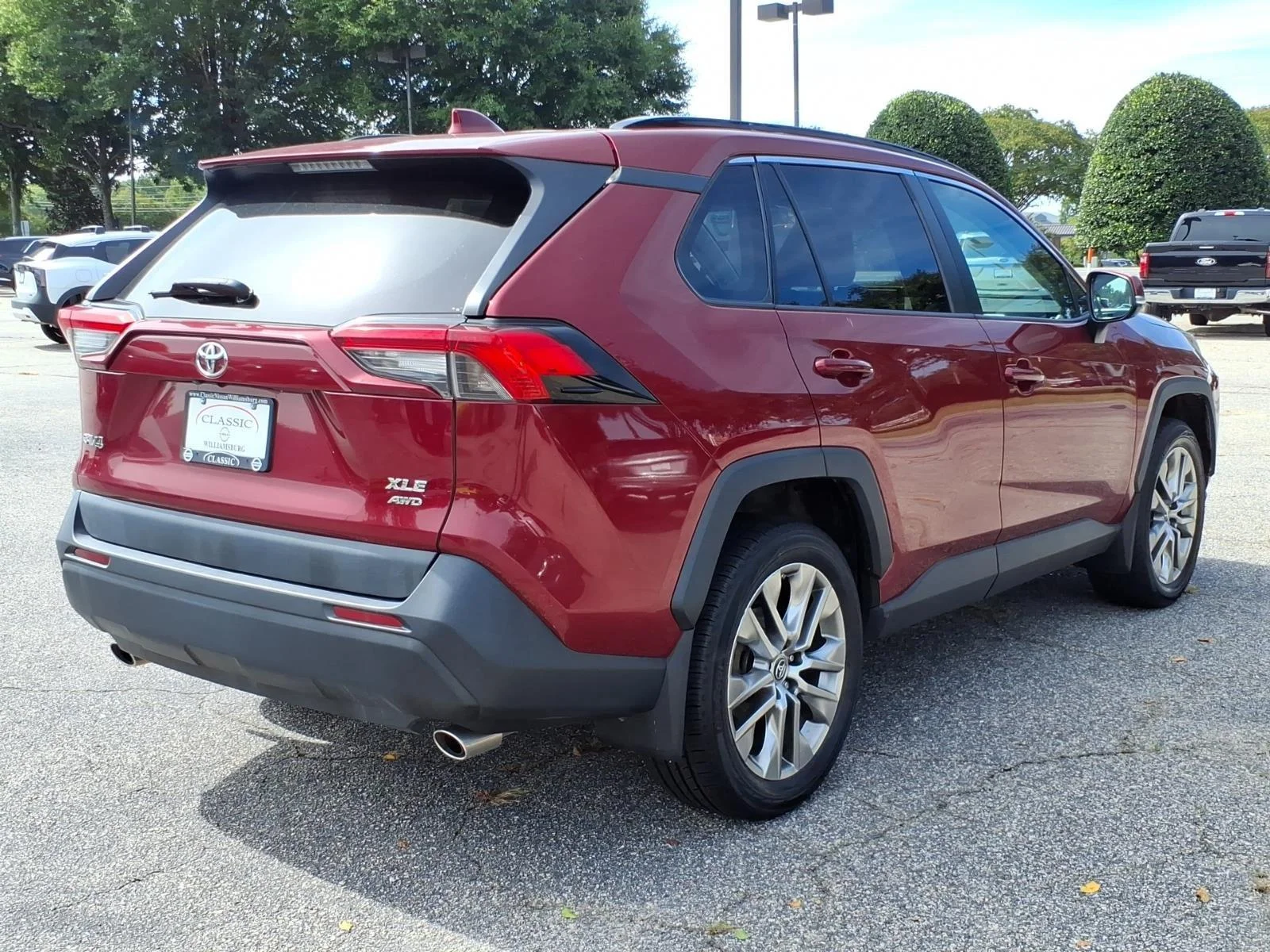 Used 2019 Ruby Flare Pearl Toyota XLE Premium image 7