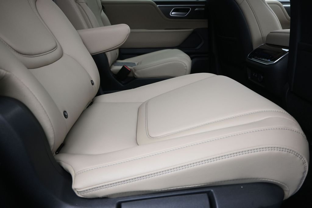 New 2026 RADIANT WHITE INFINITI Pure 2WD image 23
