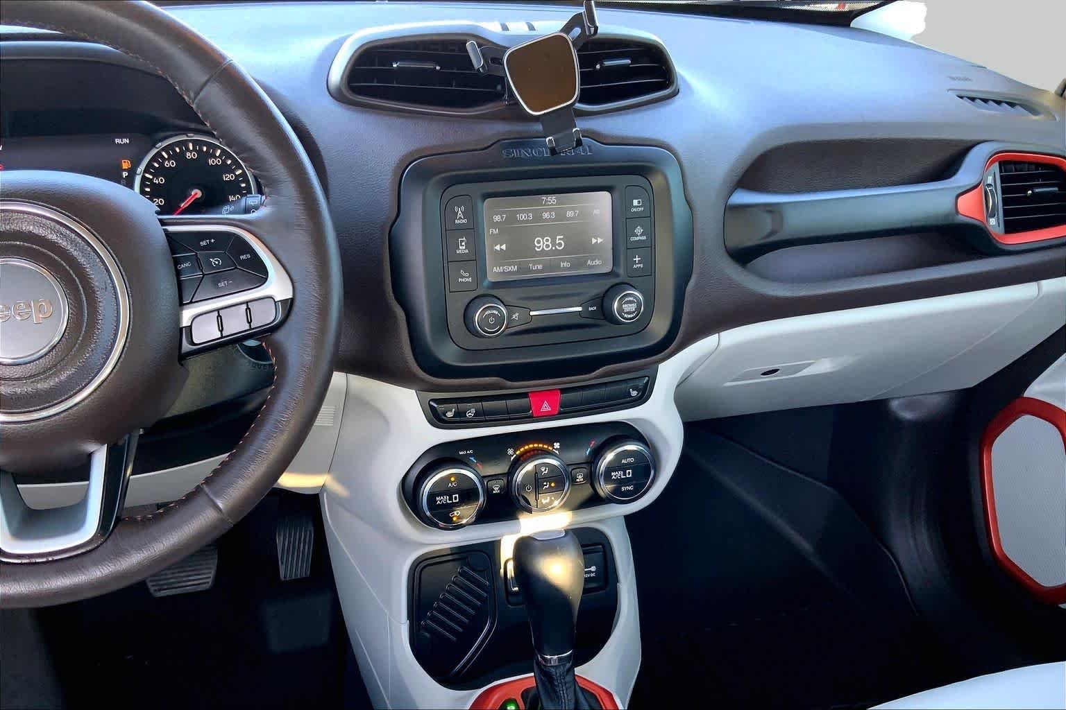 Pre-Owned 2017 Jeep Renegade Limited