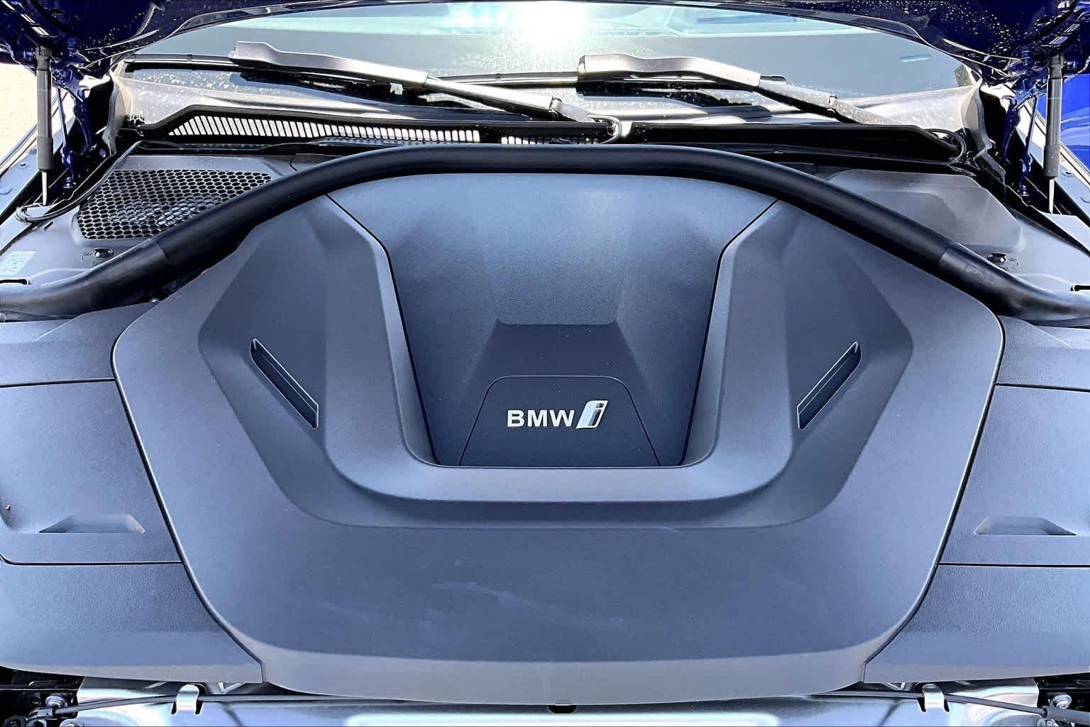 New 2026 Portimao Blue Metallic BMW eDrive40 image 16