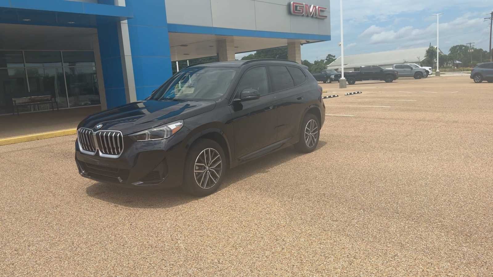 Used 2026 BLACK BMW xDrive28i image 4