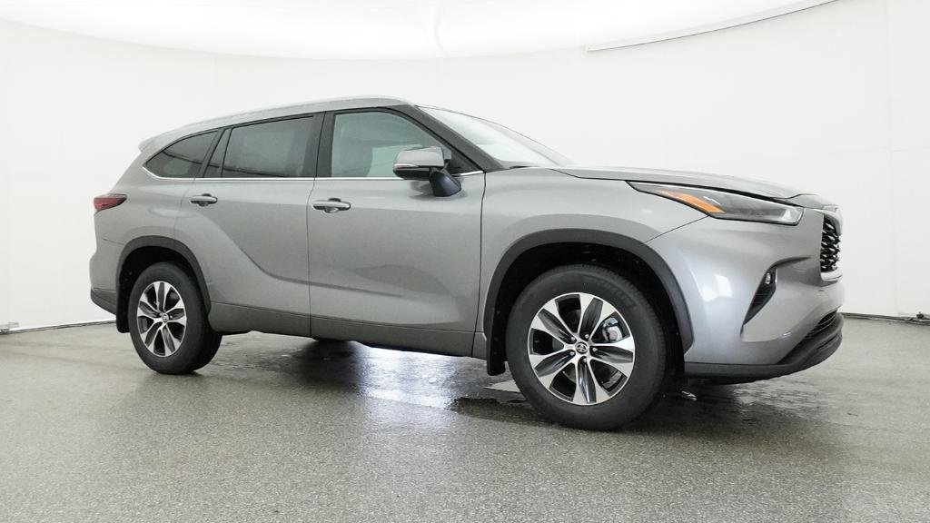 New 2026 Heavy Metal Toyota XLE image 10