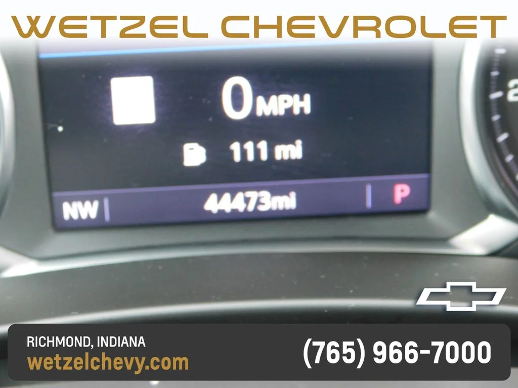 Used 2023 Silver GMC AT4 image 33