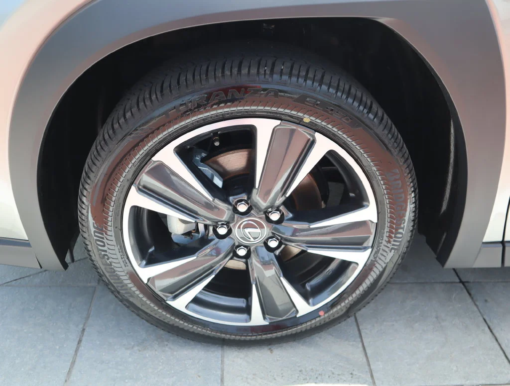 New 2026  Lexus 300h image 10