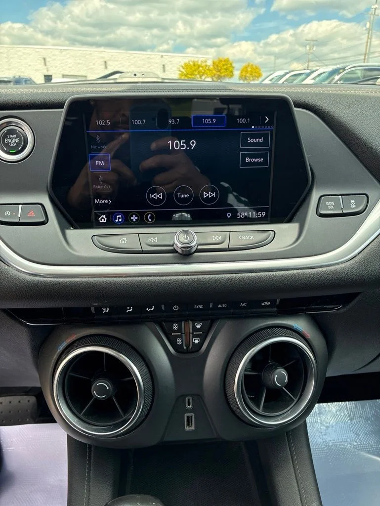 Used 2020 Blue Chevrolet LT image 17