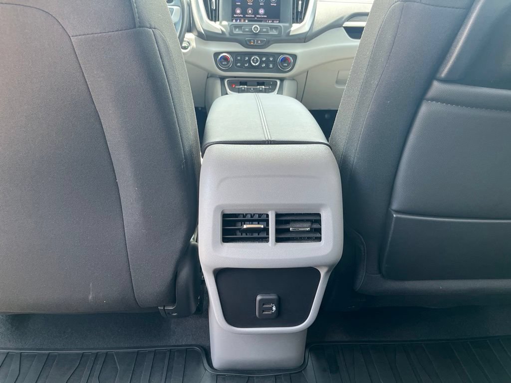 Used 2024 Sterling Metallic GMC SLE image 28
