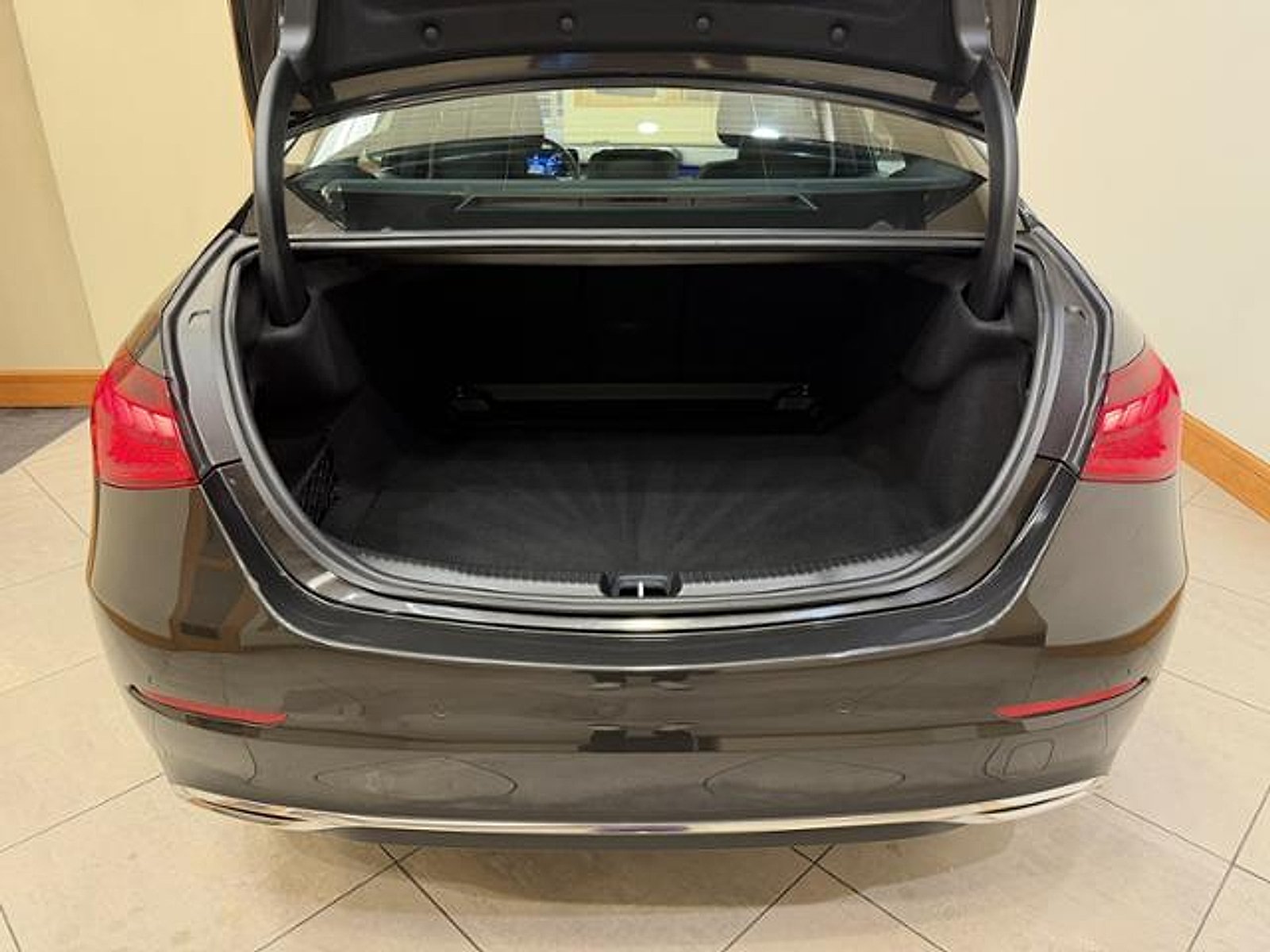 Used 2025 Graphite Grey Metallic Mercedes-Benz  image 20
