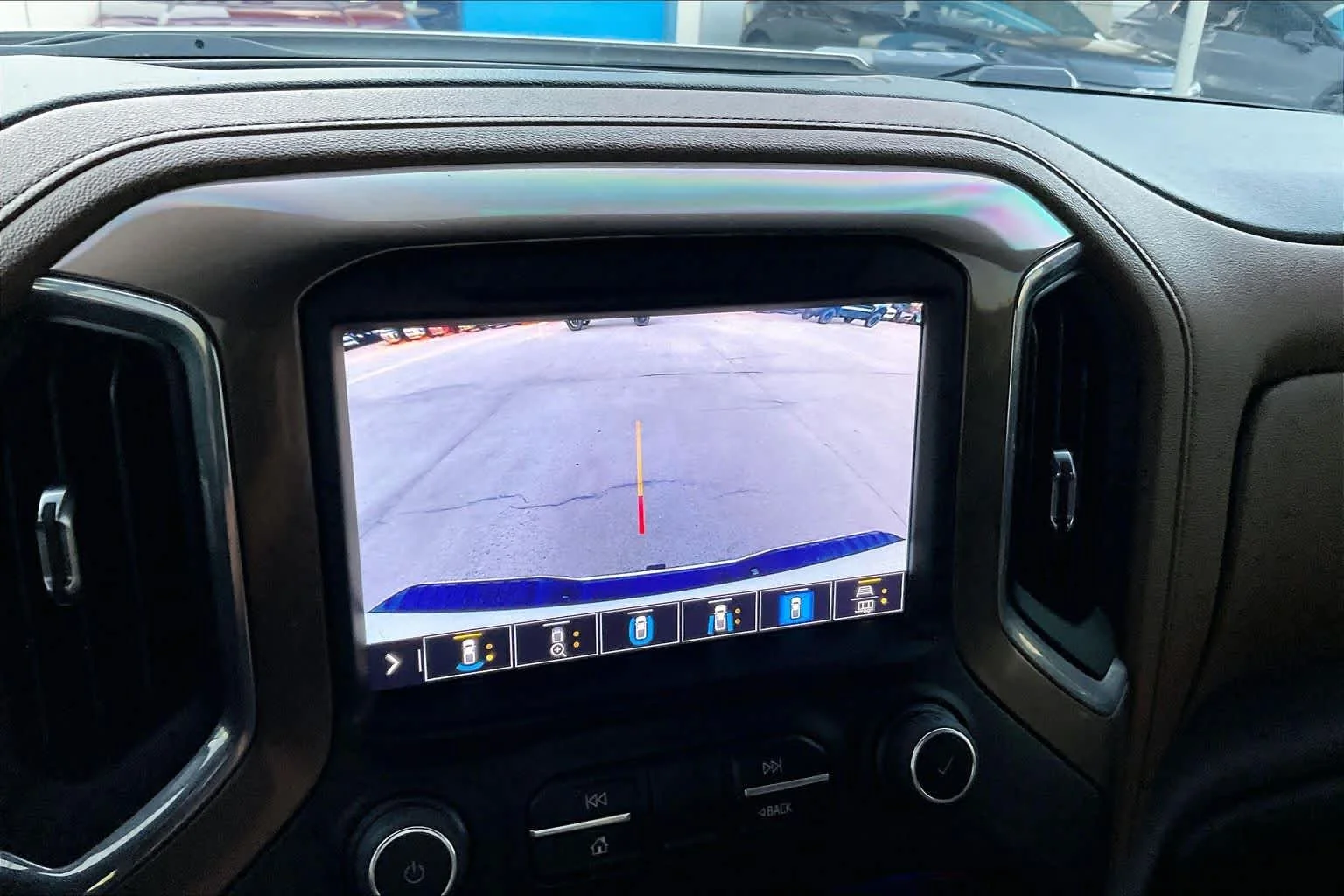 Used 2022 Iridescent Pearl Tricoat Chevrolet High Country image 24
