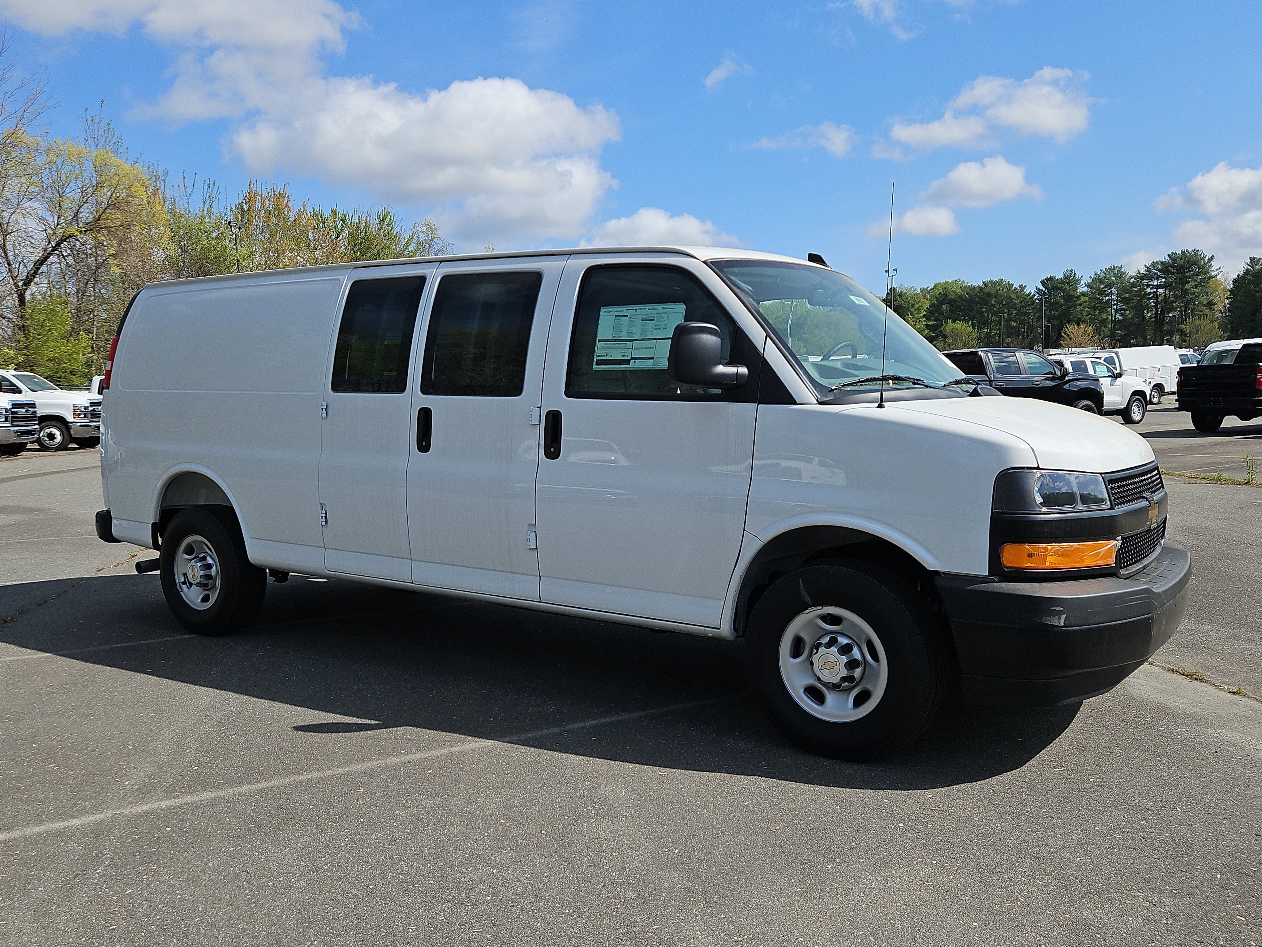 New 2025 Summit White Chevrolet WT image 6