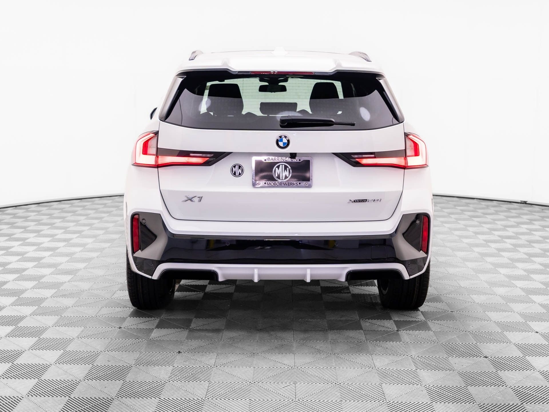 New 2026 Alpine White BMW xDrive28i image 5