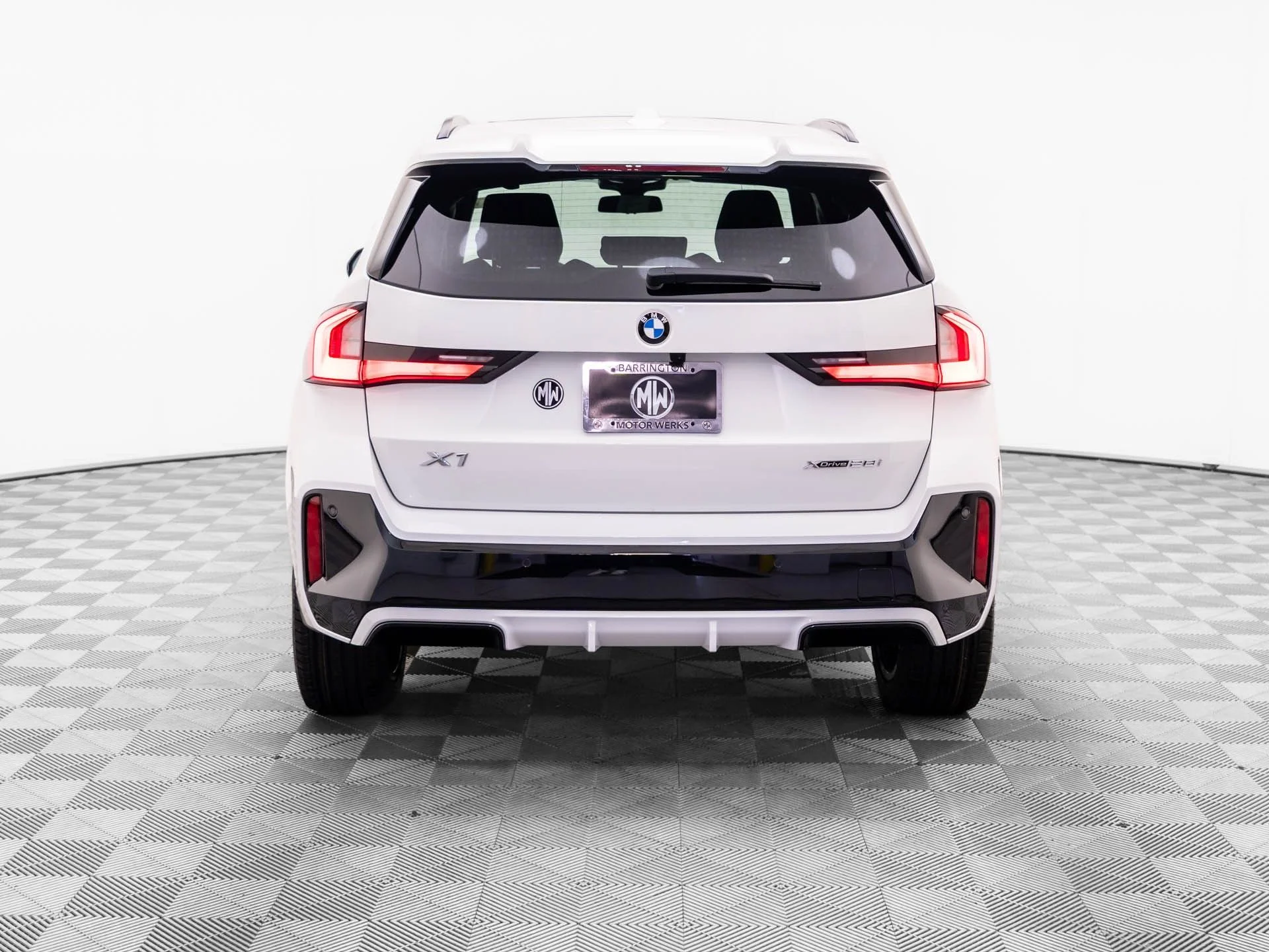 New 2026 White BMW xDrive28i image 5