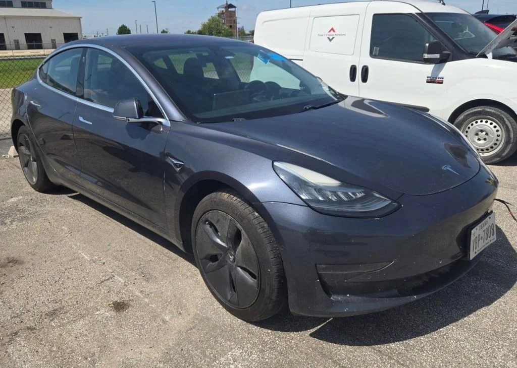 Used 2018 Gray Tesla Long Range image 6