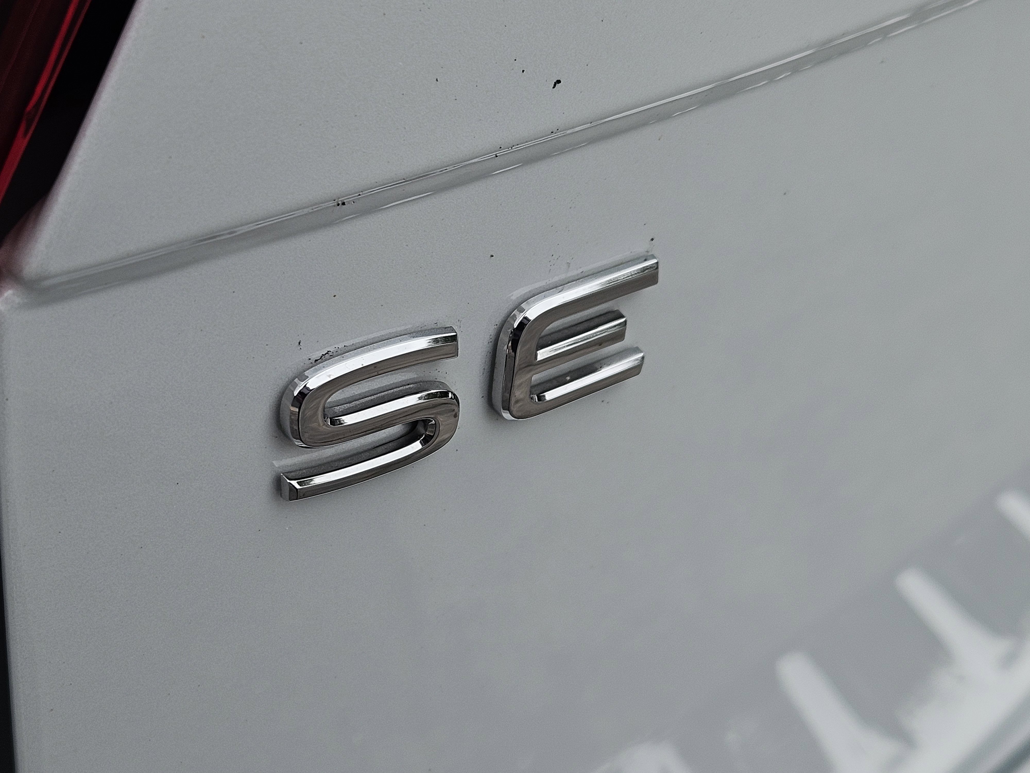 Used 2023  Volkswagen 2.0T SE image 12