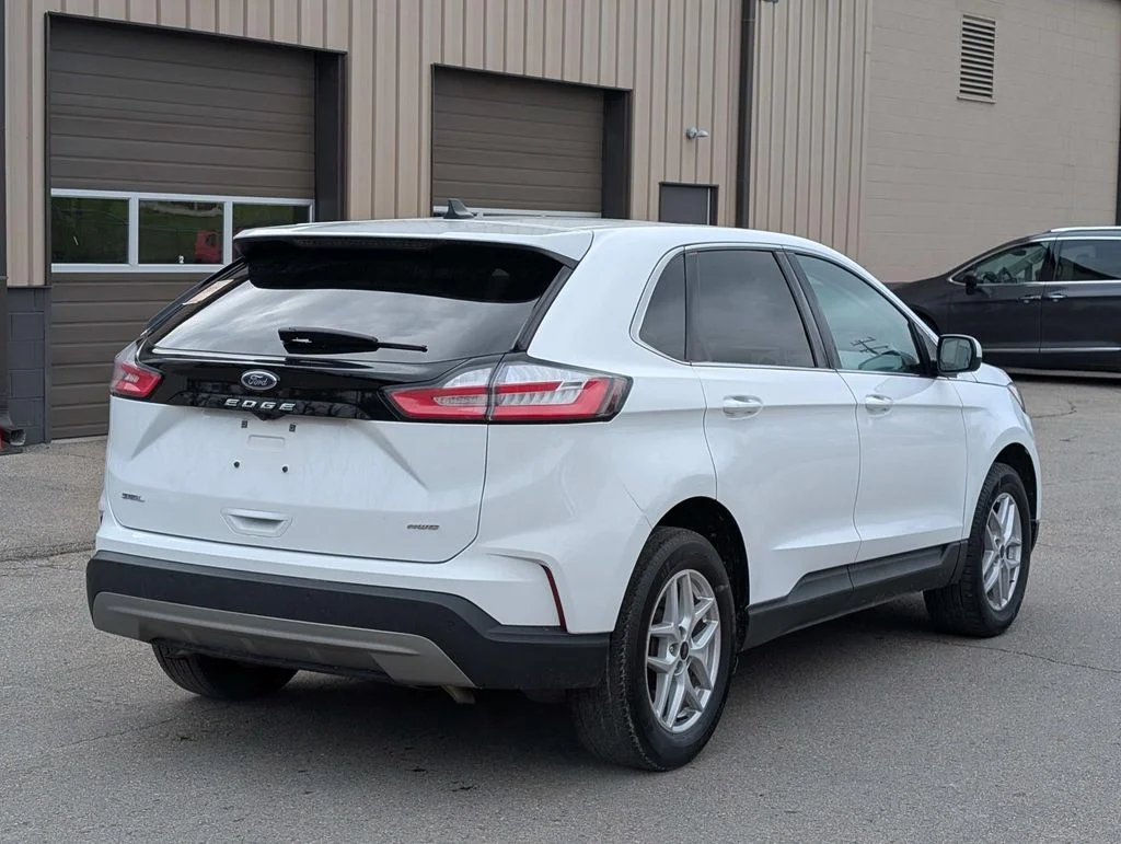 Used 2024 White Ford SEL image 7