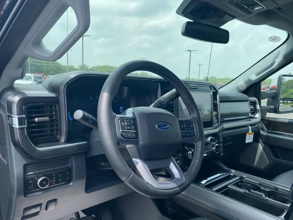 New 2026 Agate Black Metallic Ford F-250® Lariat® image 15