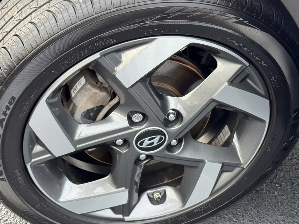 Used 2024 Silver Hyundai SEL image 12