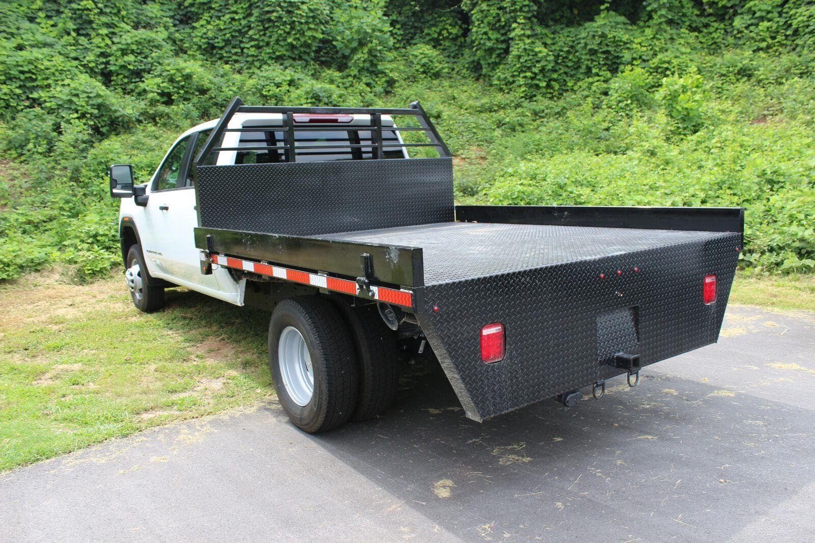 New 2026 Summit White GMC Pro image 3