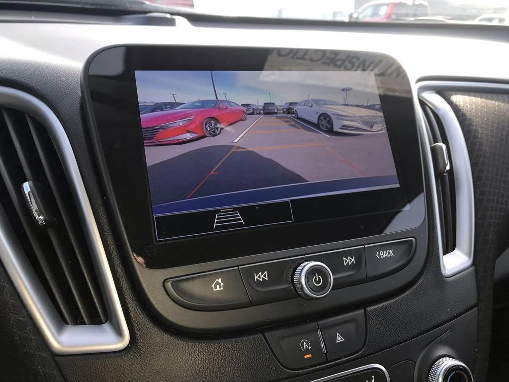 Used 2024 White Chevrolet LT image 17