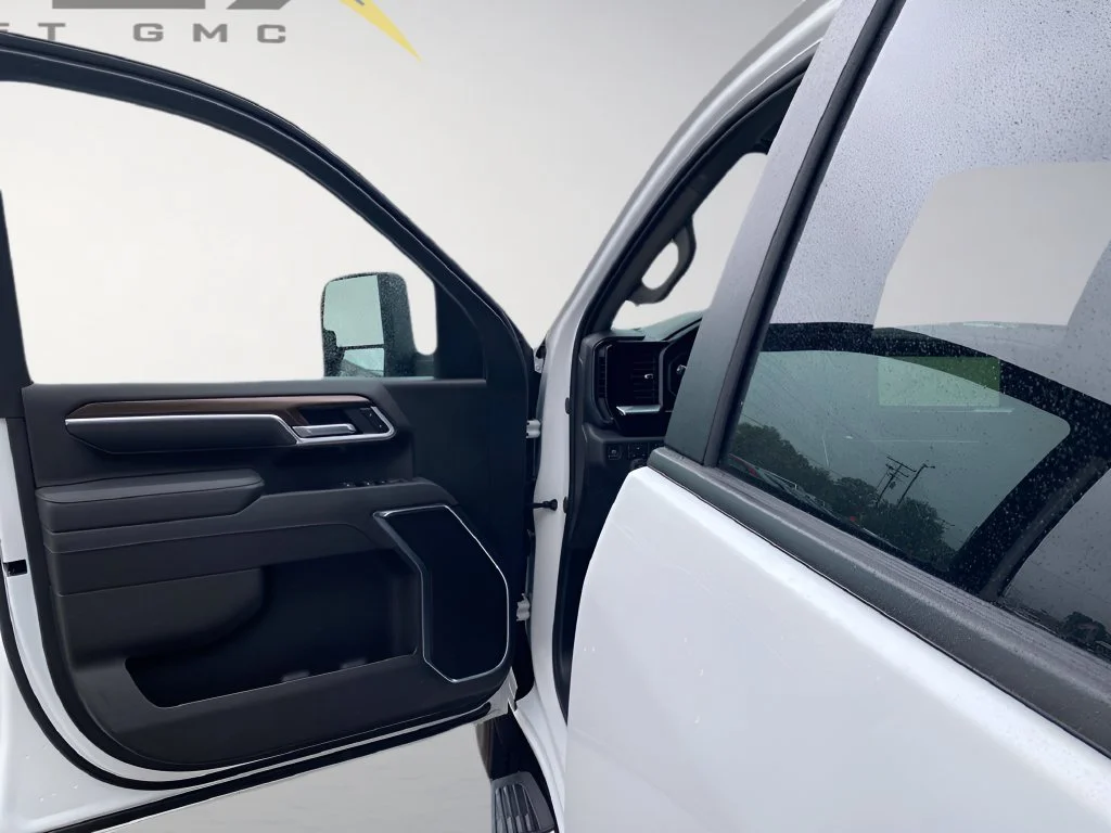 Used 2026 Summit White Chevrolet LT image 13