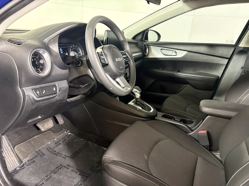 Used 2023 Blue Kia LXS image 21