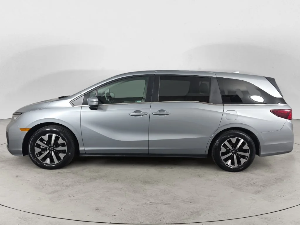 Certified Used 2025 Solar Silver Metallic Honda EX-L image 8