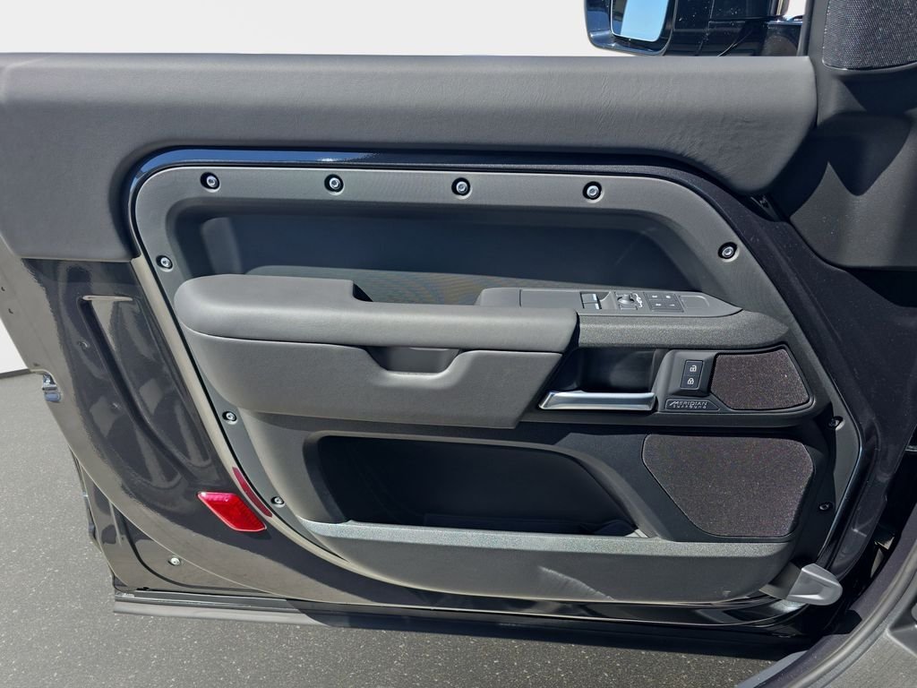 New 2026 Carpathian Grey LAND ROVER V8 image 27