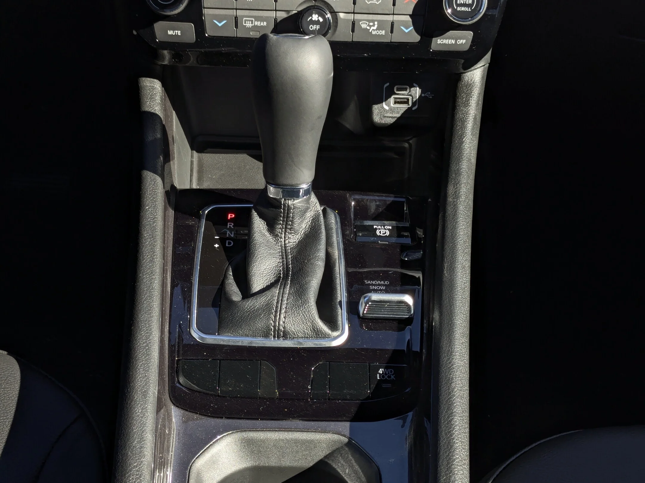 New 2026 White Jeep North - - 4x4 - Panoramic Sunroof - Alpine Audio - Adaptive Cruise - Power Liftgate & More! image 24