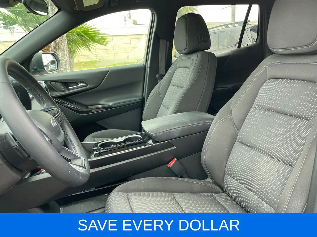 Used 2025 White Chevrolet LT image 12