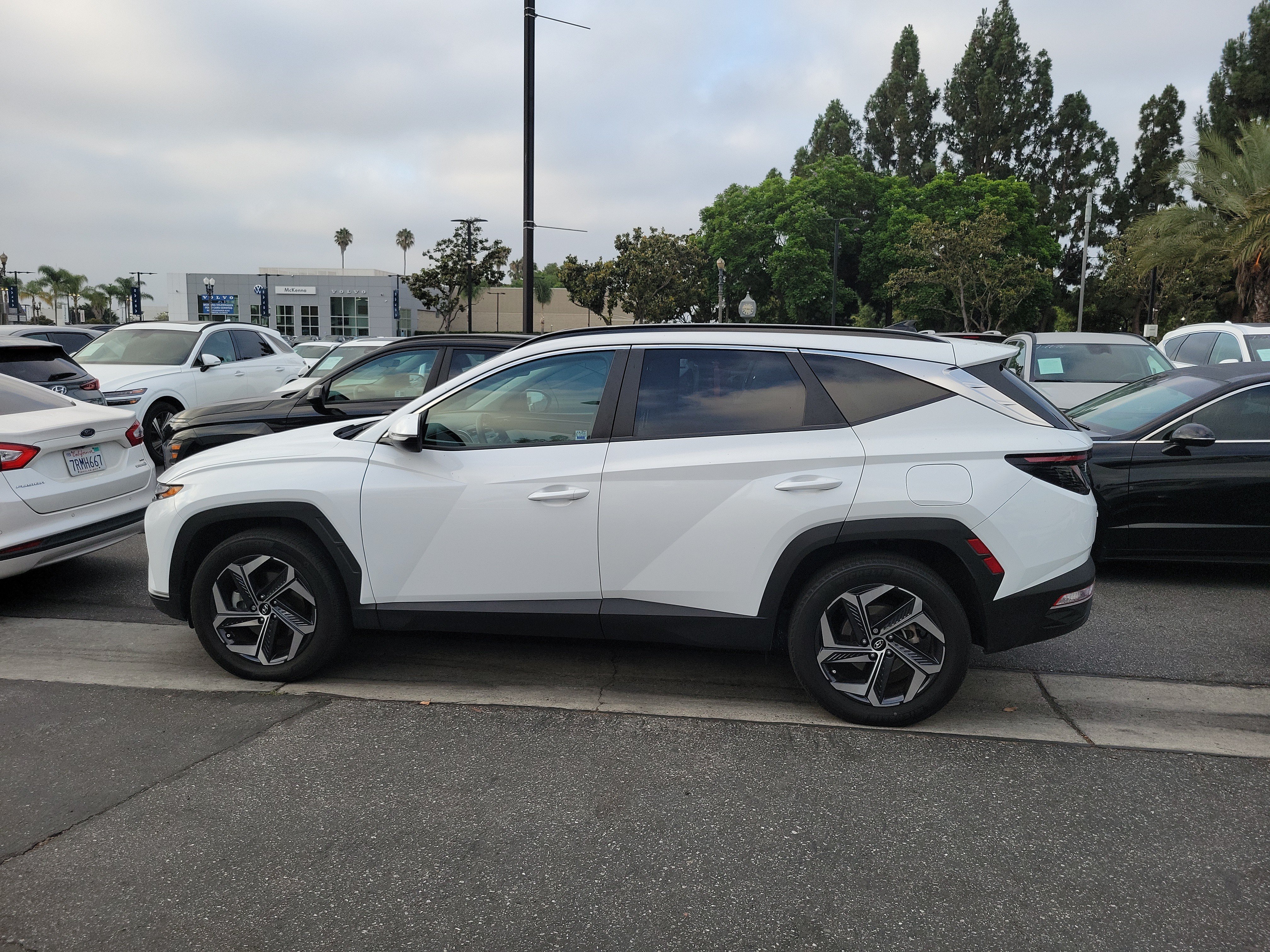 Certified Used 2024 White Pearl Hyundai SEL Convenience image 3