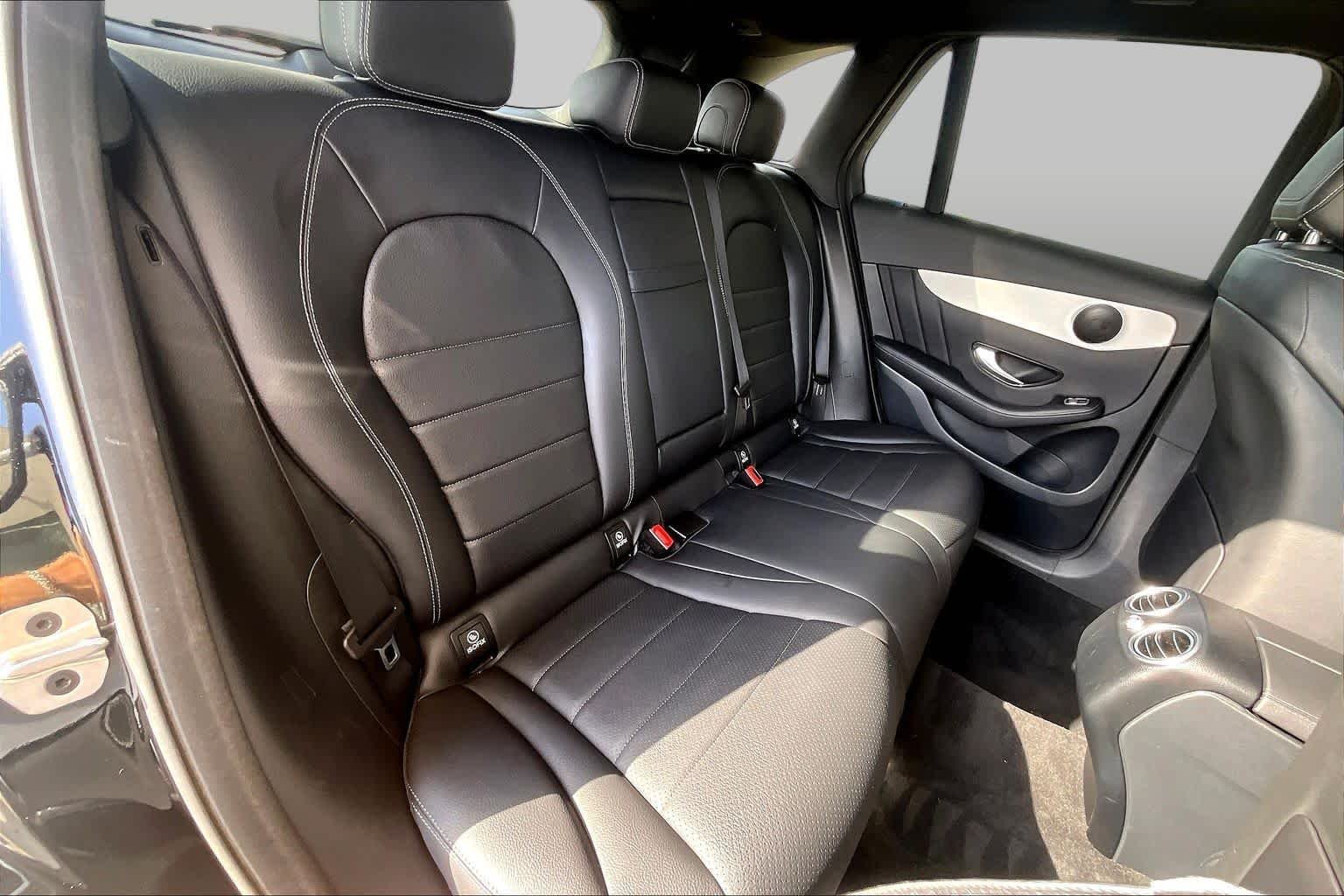 Used 2022 Black Mercedes-Benz GLC 300 image 18