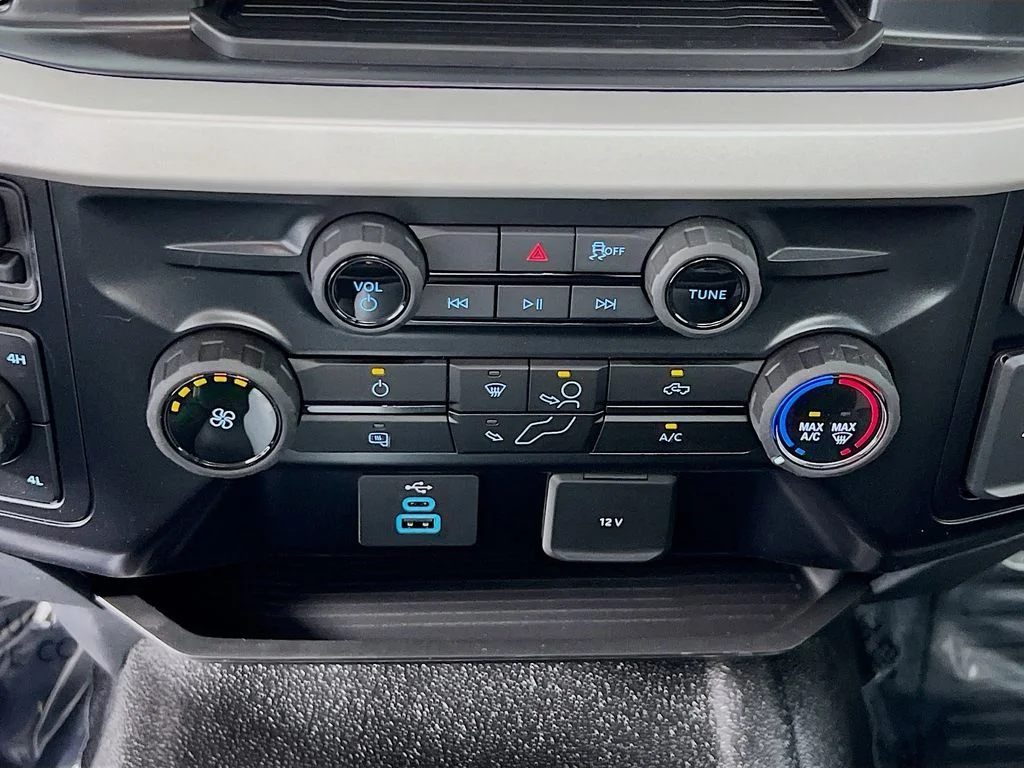 2025 Ford F-350 Super Duty Chassis Cab XL - Photo 8