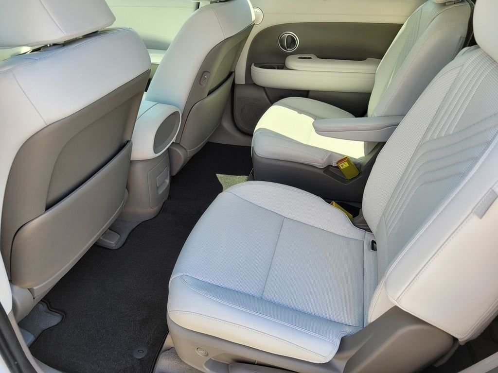 New 2026 White Hyundai Blue SEL image 6