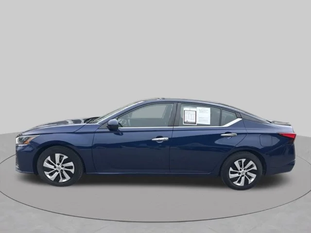 Used 2023 Blue Nissan 2.5 S image 4