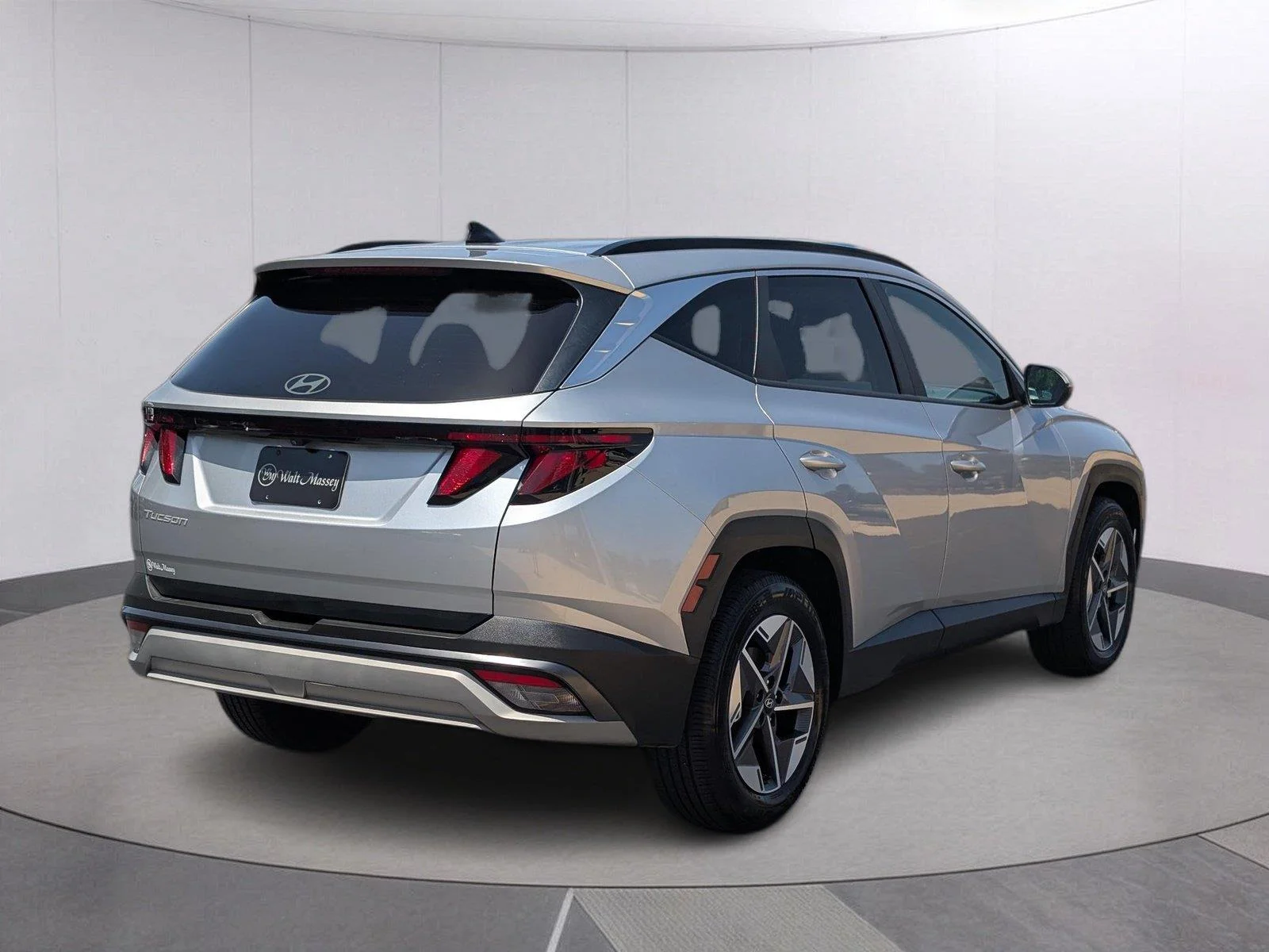 Used 2025 Shimmering Silver Hyundai SEL image 5