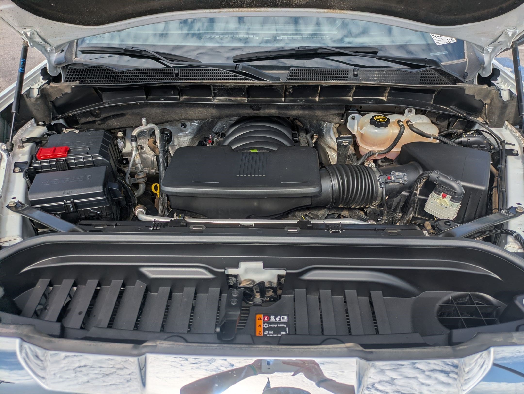 Used 2024 Summit White GMC SLE image 33