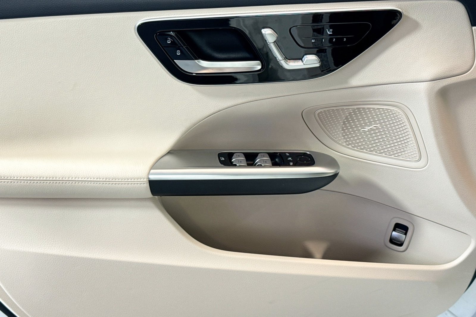 New 2026 Polar White Mercedes-Benz C 300 image 16