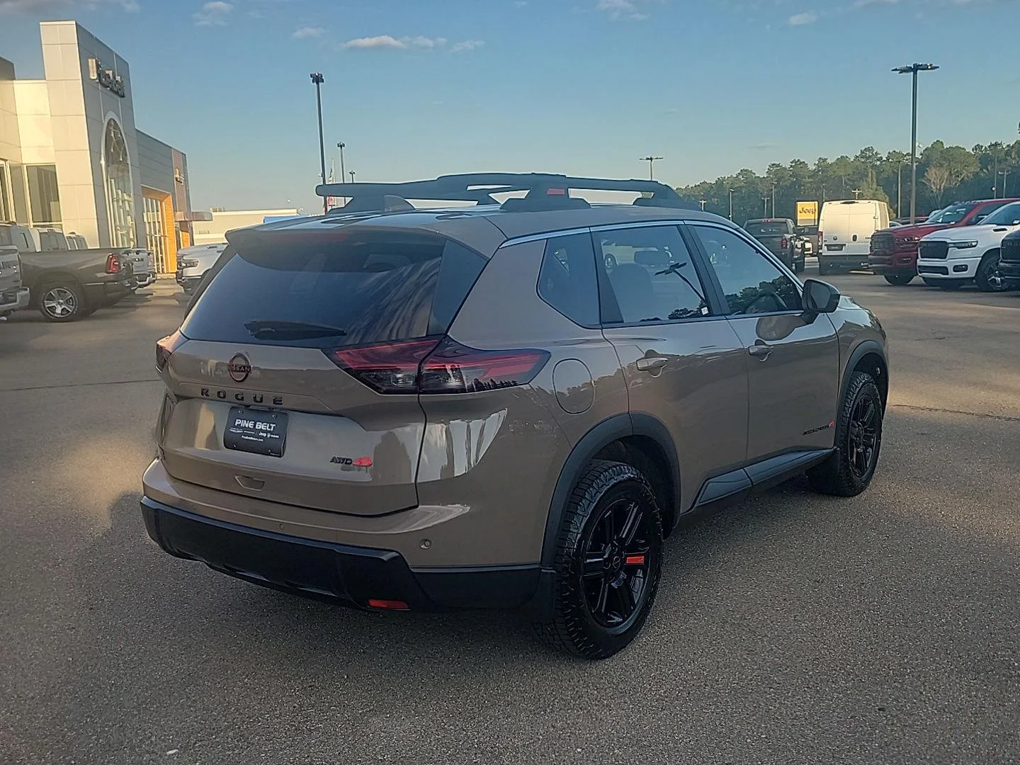 Used 2025 Everest White Pearl Nissan Rock Creek image 15