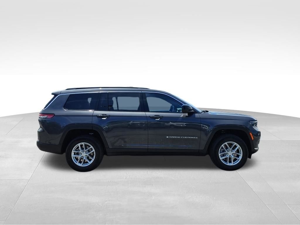 New 2026 Baltic Gray Metallic Clear-Coat Exterior Paint Jeep Laredo image 6