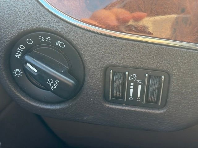 Used 2015 White Chrysler Touring image 33