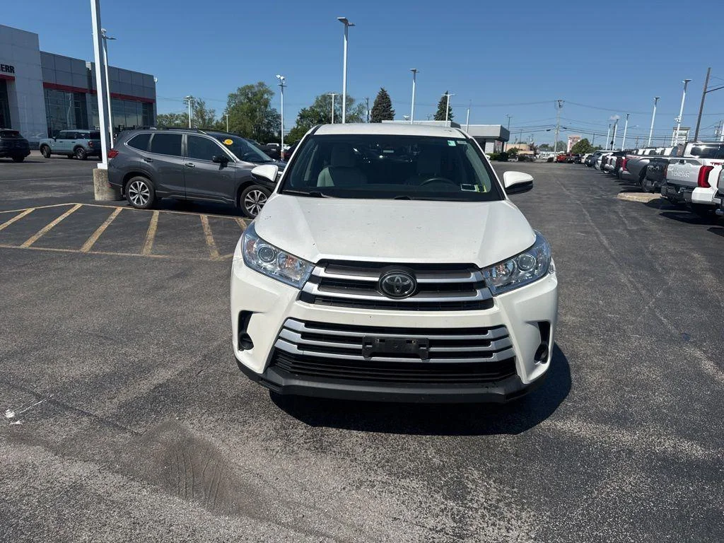 Used 2019 Blizzard Pearl Toyota LE image 4
