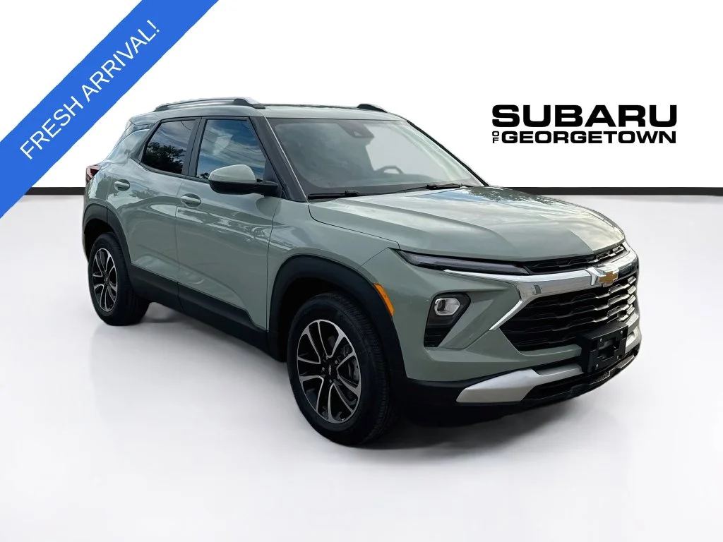 Used 2026 Green Chevrolet LT image 1
