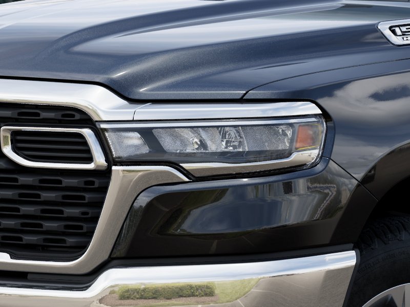 New 2026 Diamond Black Crystal Pearl-Coat Exterior Paint RAM Tradesman image 111