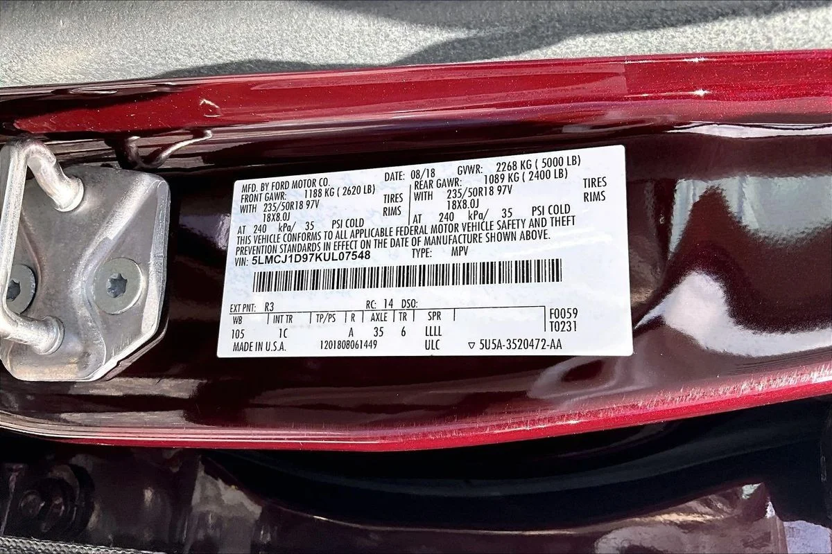 Used 2019 Red Lincoln Standard image 19