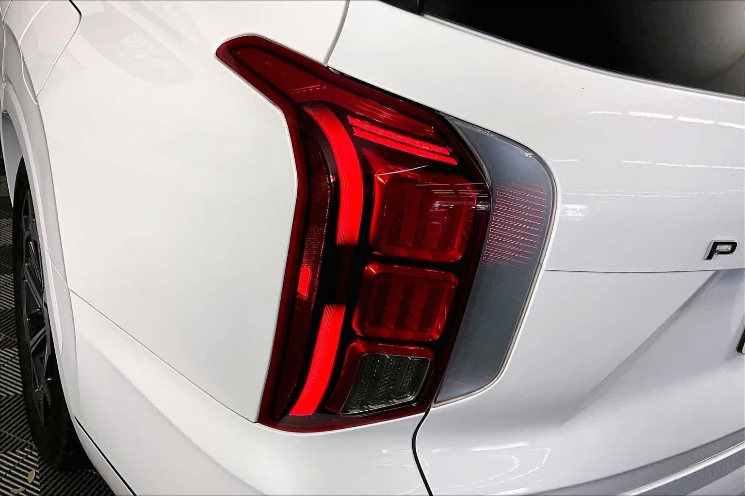Used 2022 Hyper White Hyundai Calligraphy image 26