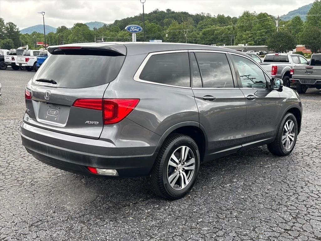 Used 2016  Honda EX-L image 8
